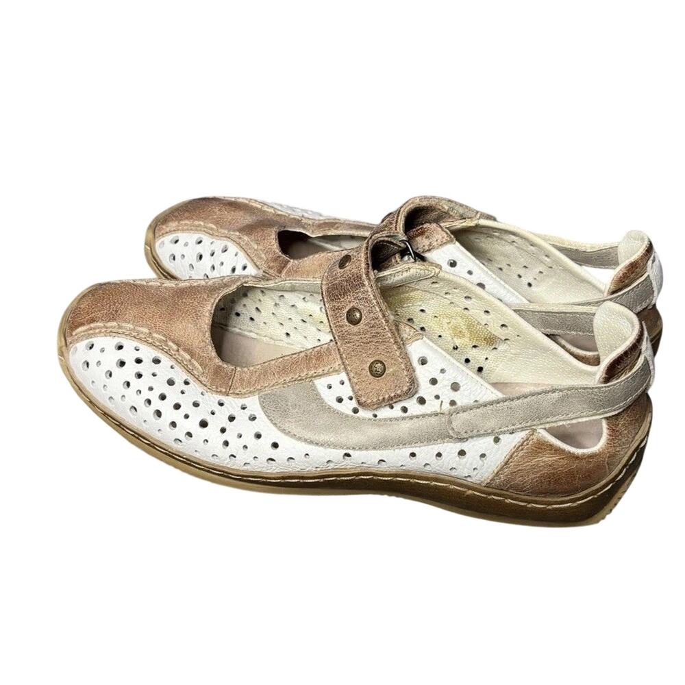 Comfort Perforated Mary Jane Sneakers in White and Rose Gold